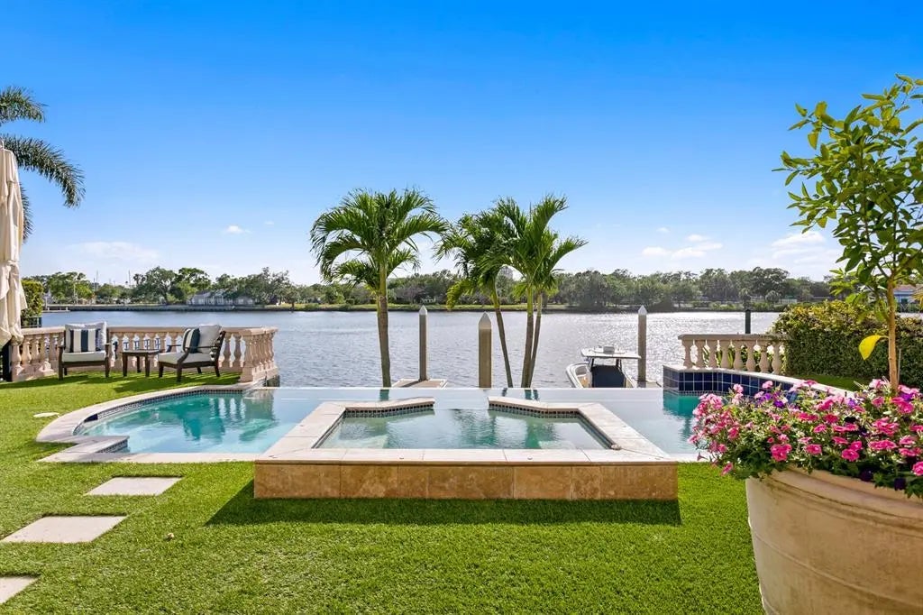 927 Anchorage Road, TAMPA