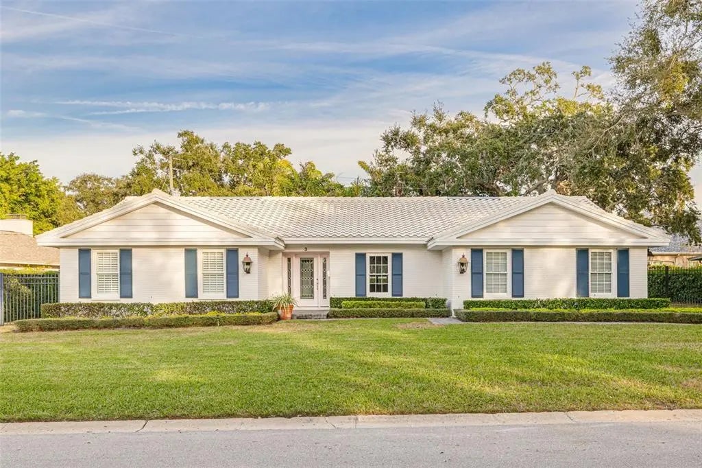 3 Eastwood Lane, BELLEAIR