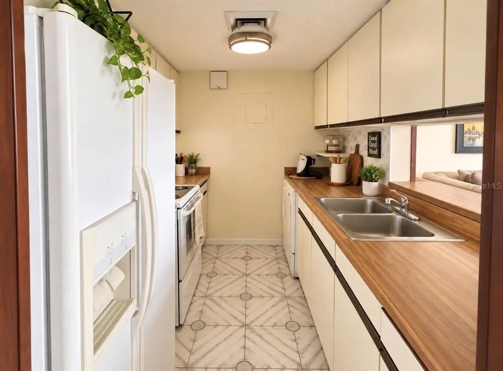 7 of 20 - 8188 Coral Beach Ave Isla Verde, CAROLINA, PR