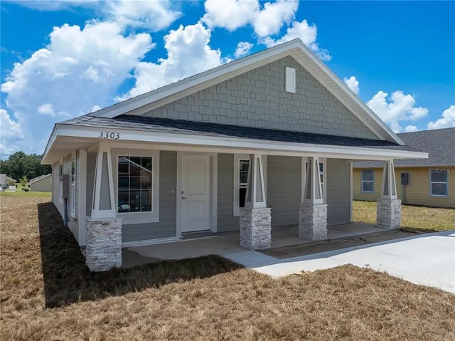 3303 E Iris Lane, BELL