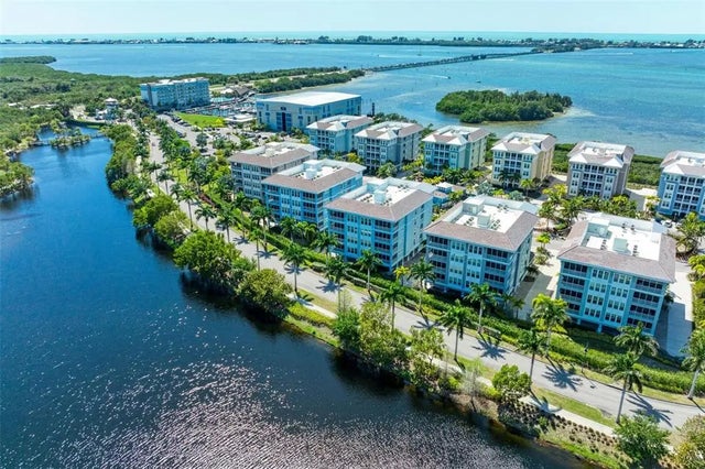 391 Aruba Circle 302, BRADENTON