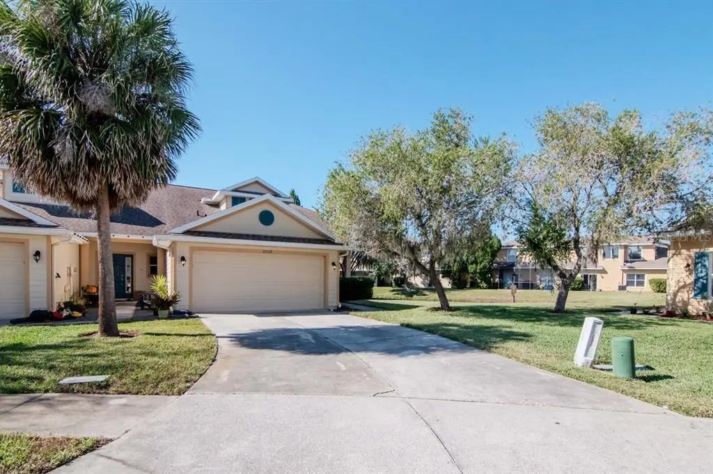 20318 Oak Key Court, TAMPA