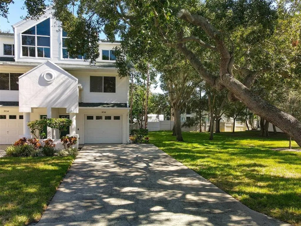 9736 Indian Key Trail 111, SEMINOLE