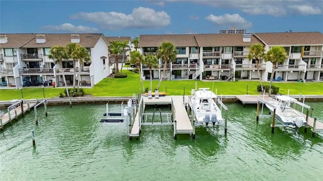 160 Marina Del Rey Court, CLEARWATER BEACH
