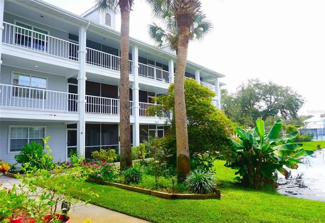 2210 Vista Del Sol Circle 520, LUTZ