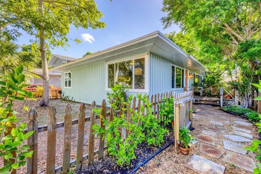 3734 Iroquois Avenue