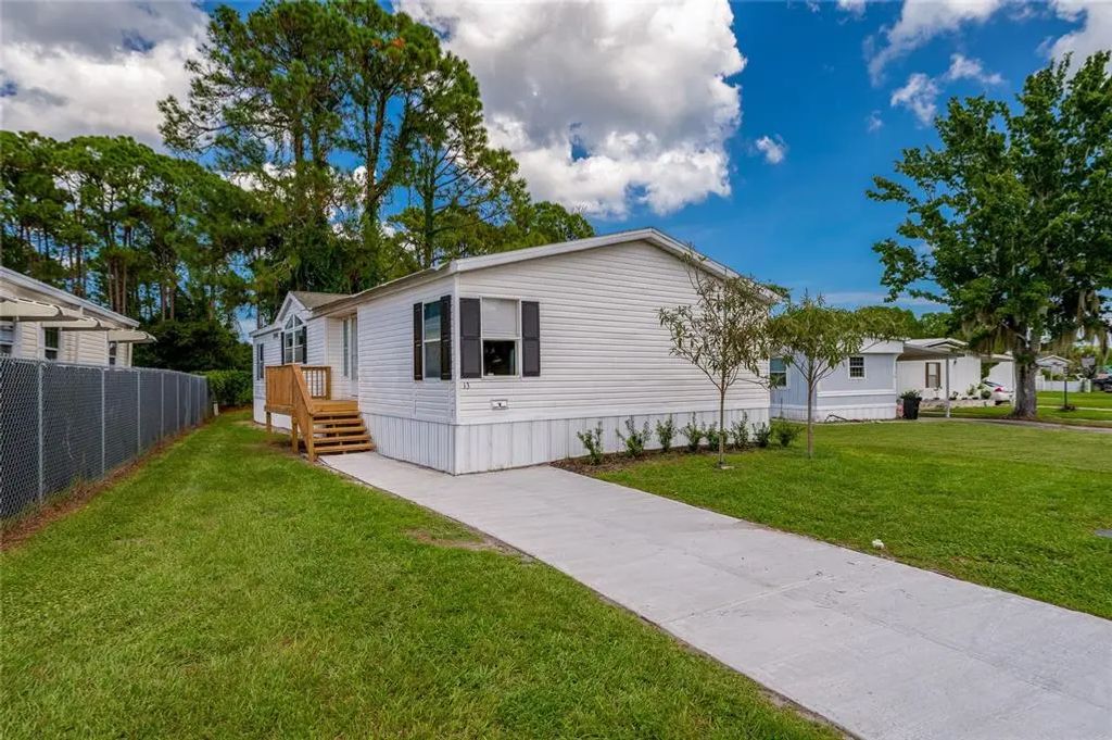 13 Lawrence Court, PORT ORANGE