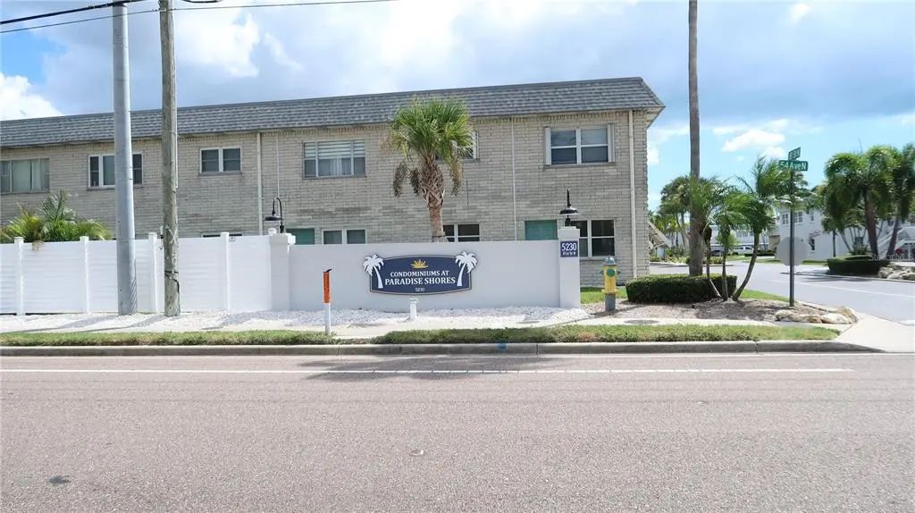 5247 81st Street N 5, ST. PETERSBURG