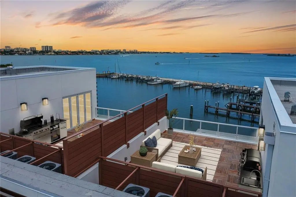 864 N Osceola Ave, CLEARWATER