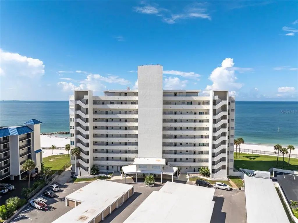 7000 Beach Plaza 303, ST. PETE BEACH