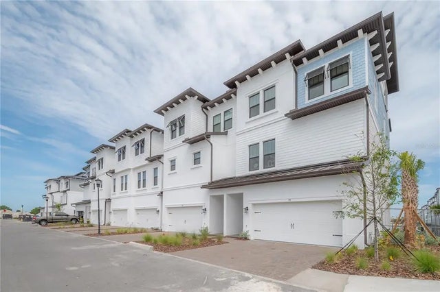 5351 Bridge Street 99, TAMPA