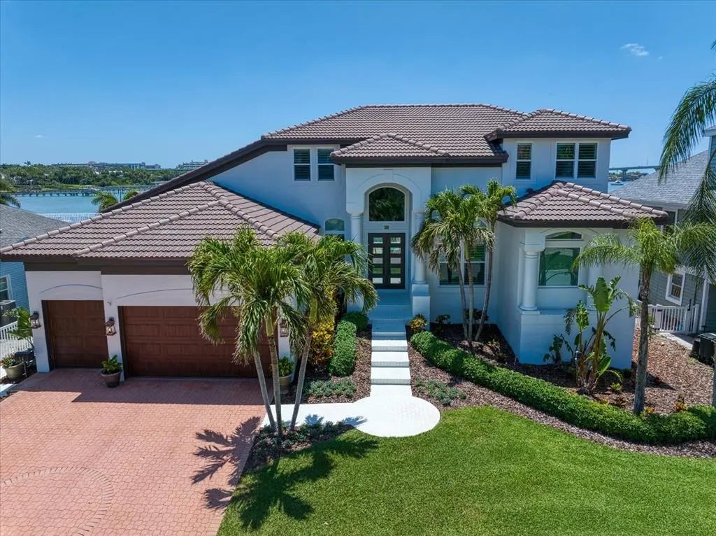 14 Sunset Bay Drive, BELLEAIR
