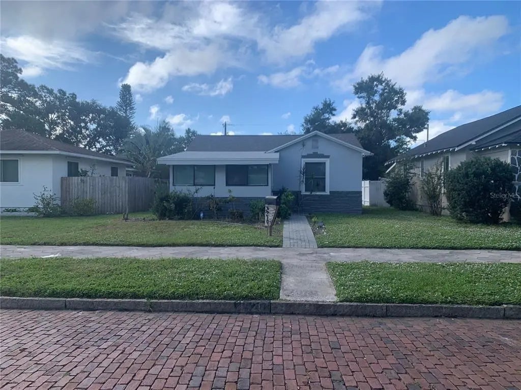 4520 Burlington Avenue N, ST PETERSBURG