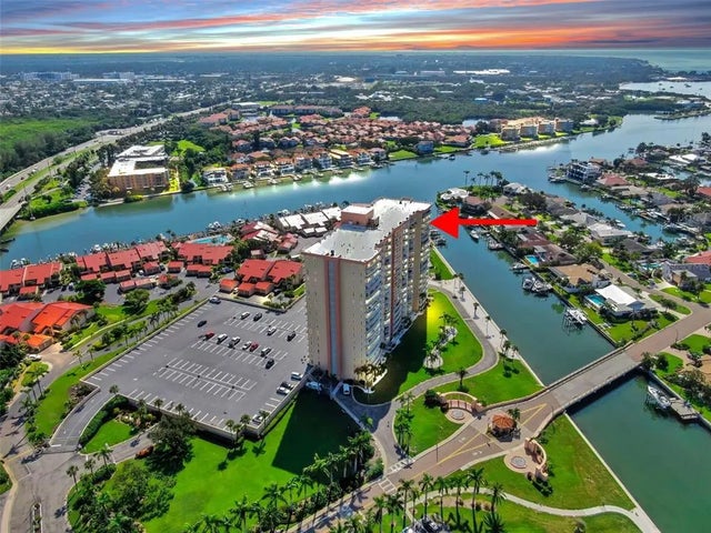 4900 Brittany Drive S 1702, ST PETERSBURG