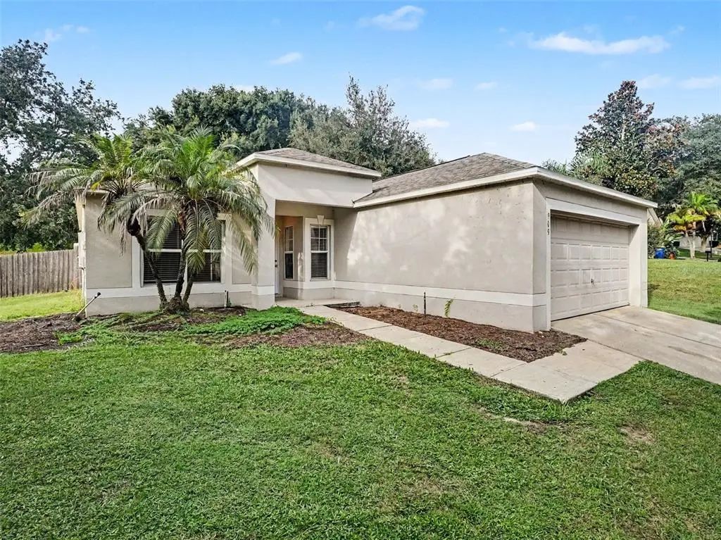 909 Bristle Cone Court, MINNEOLA