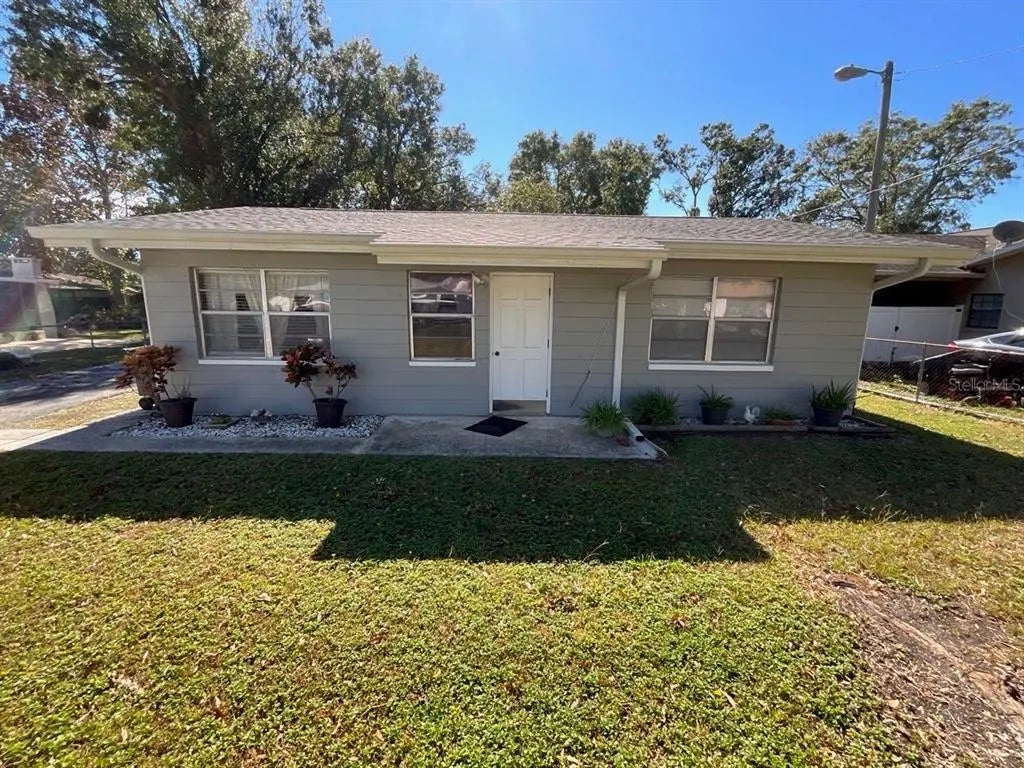 9004 W Cluster Avenue, TAMPA