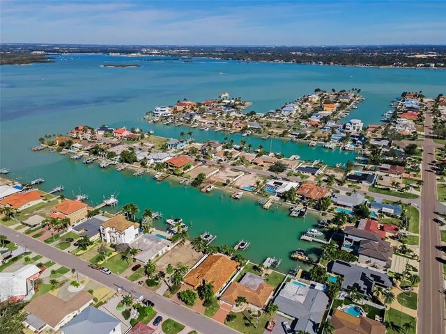 12155 5th Street E, TREASURE ISLAND