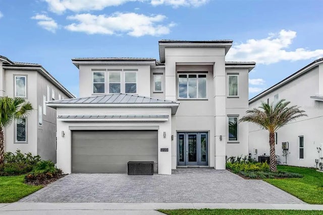 2133 Pine Oak Loop, DAVENPORT