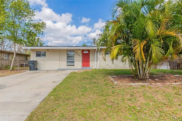 7216 E Emma Street, TAMPA