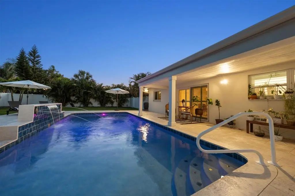 821 Jacaranda Drive, LARGO