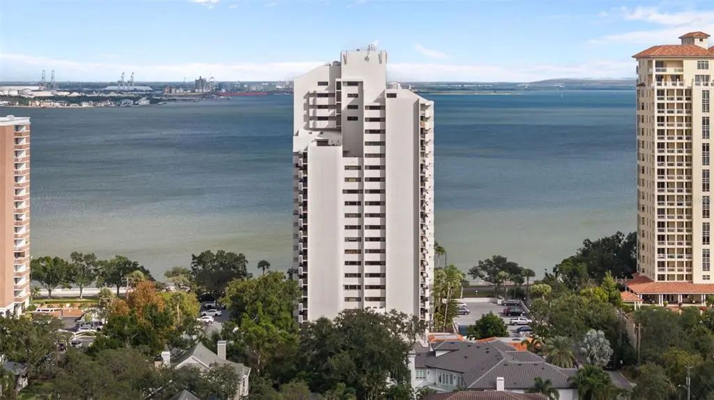 4141 Bayshore Boulevard 205, TAMPA