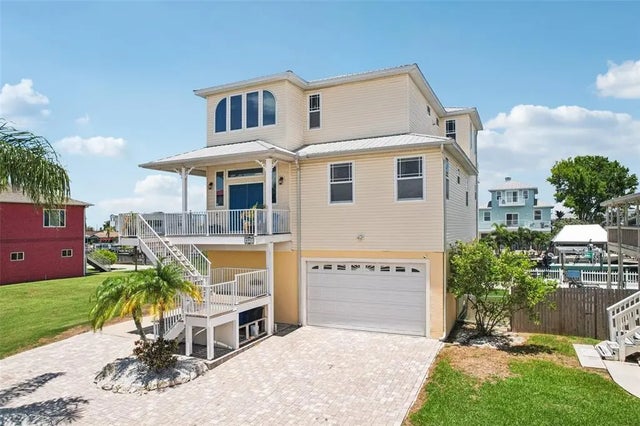 6543 Louise Court, HUDSON