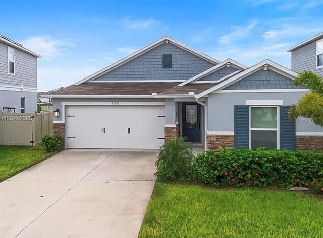 9100 Oscraft Drive, DAVENPORT