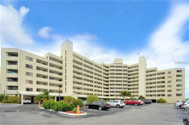 6035 Sea Ranch Drive 411, HUDSON