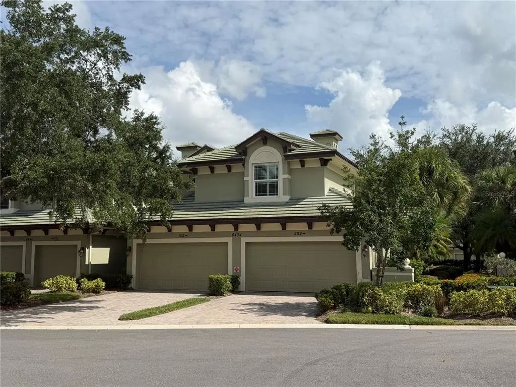 6434 Moorings Point Circle 102, LAKEWOOD RANCH