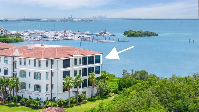 5703 Yeats Manor Drive 401, TAMPA
