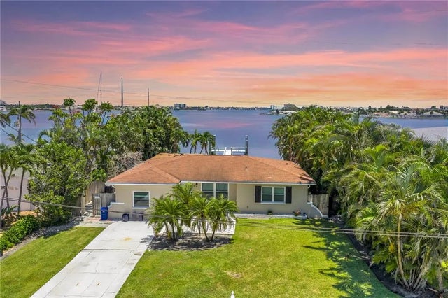 7121 Bay Street, ST PETE BEACH