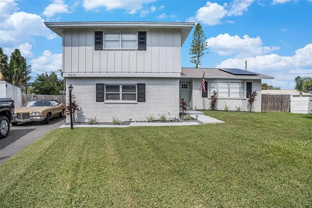 7313 Lexington Lane, CLEARWATER