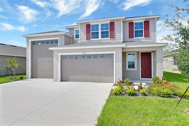 1015 Wisteria Way, DUNDEE