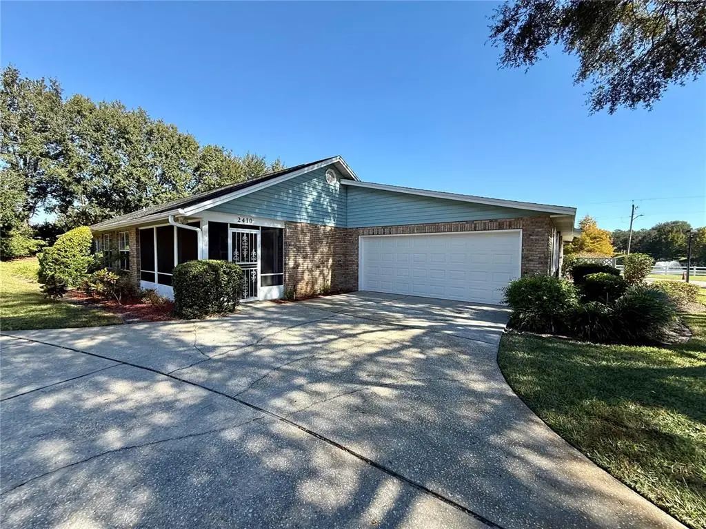 2410 S Glen Eagles Drive, DELAND