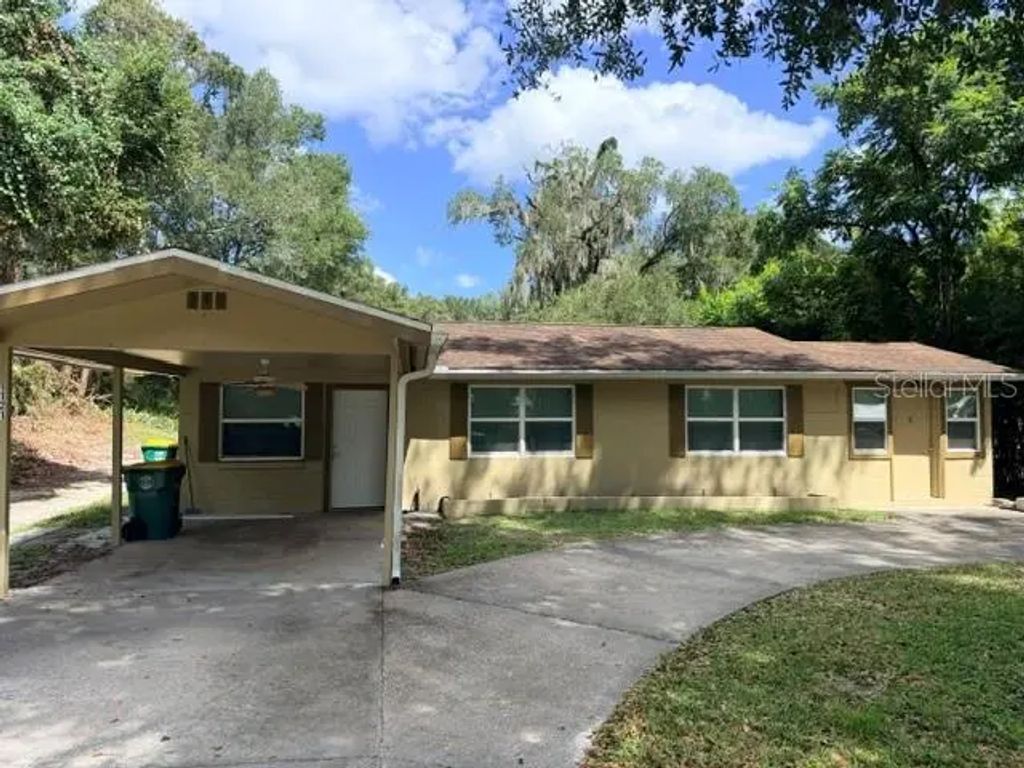 1121 E Hubbard Avenue A, DELAND