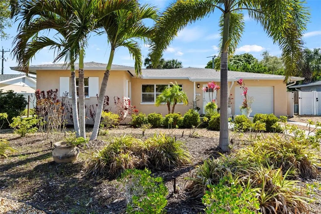 6111 Dartmouth Drive, BRADENTON