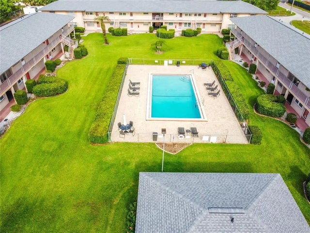 1100 E Caroline Street 121, TAVARES