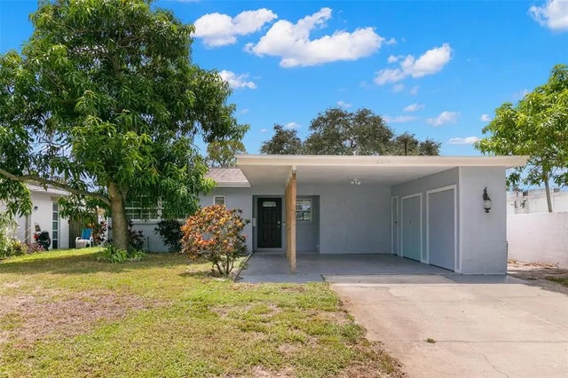310 94th Avenue N, ST PETERSBURG