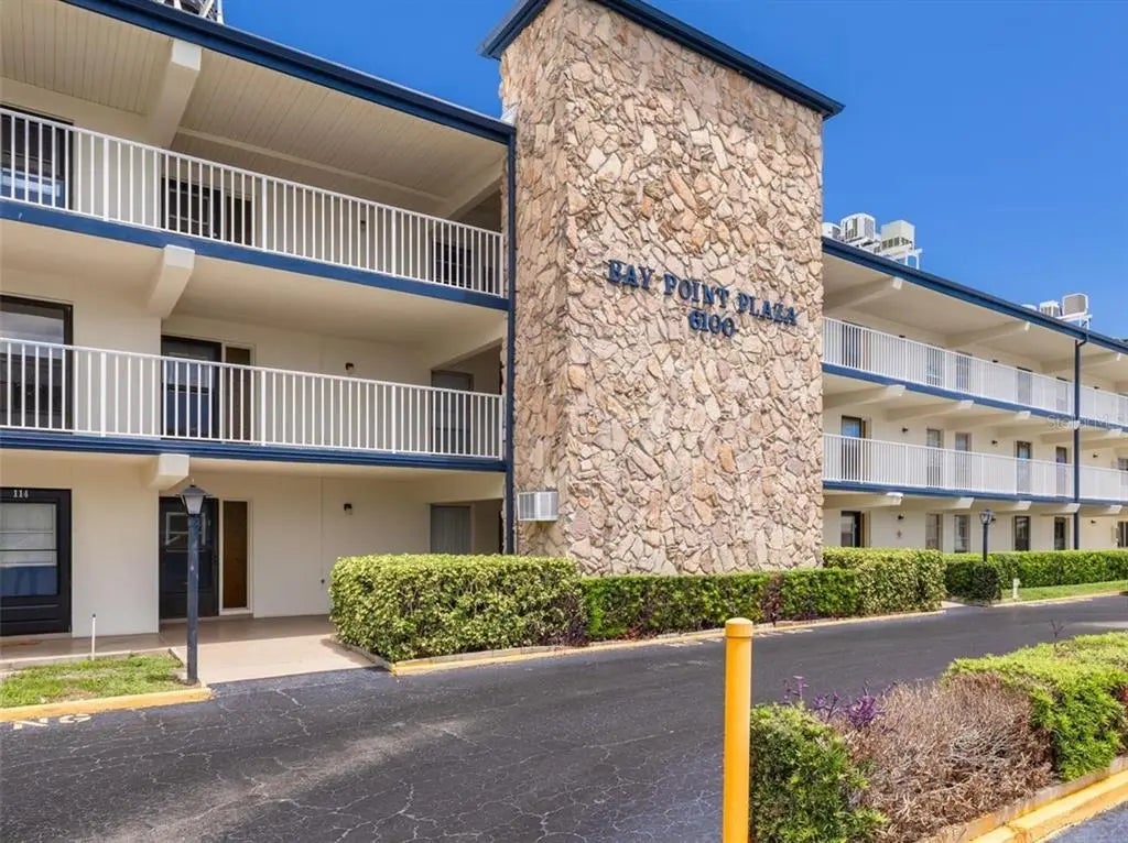 6100 12th Street S 313, ST PETERSBURG