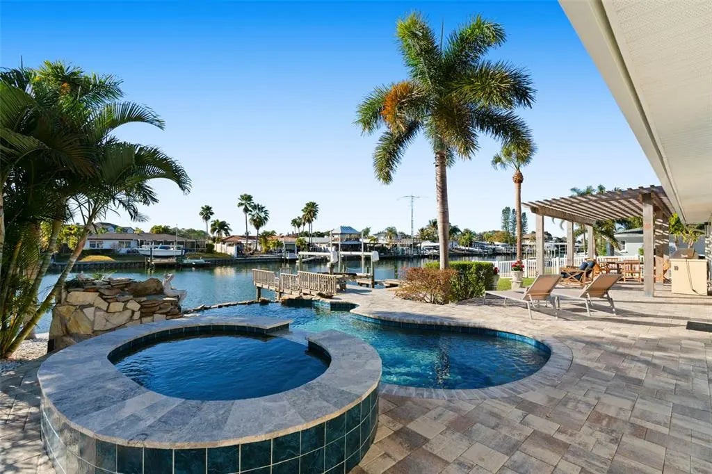 3936 Versailles Drive, TAMPA