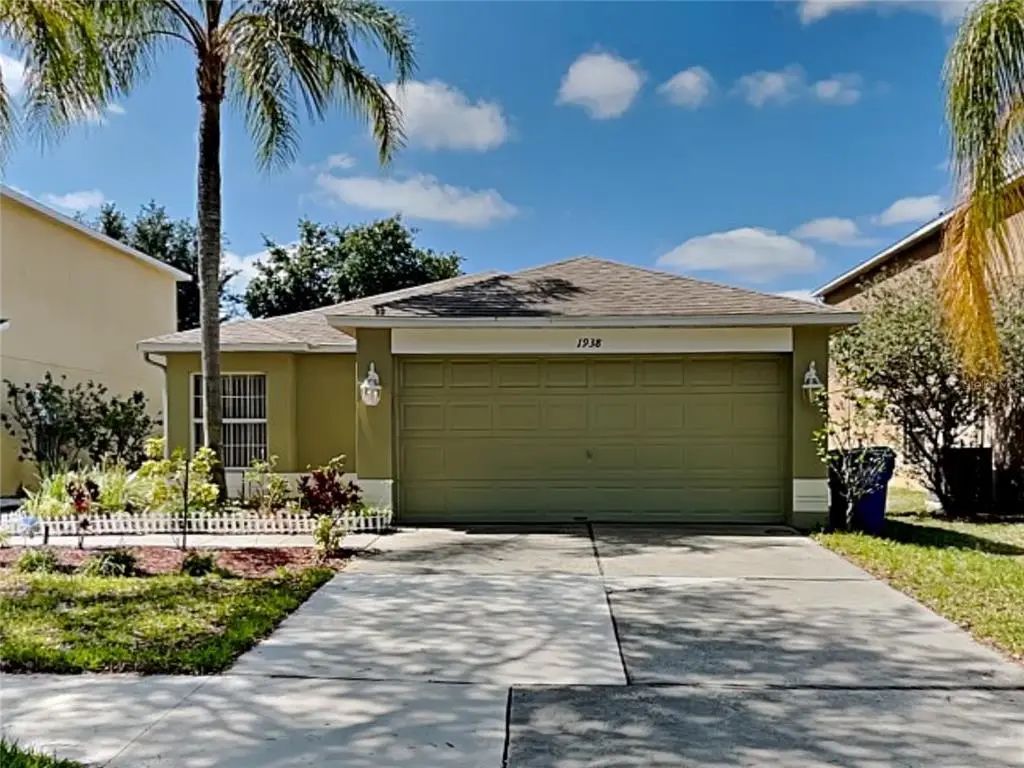 1938 Sherbourne Street, WINTER GARDEN