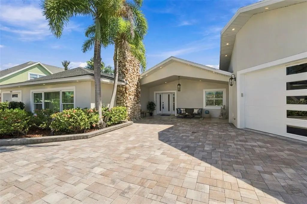 3905 Fontainebleau Drive, TAMPA