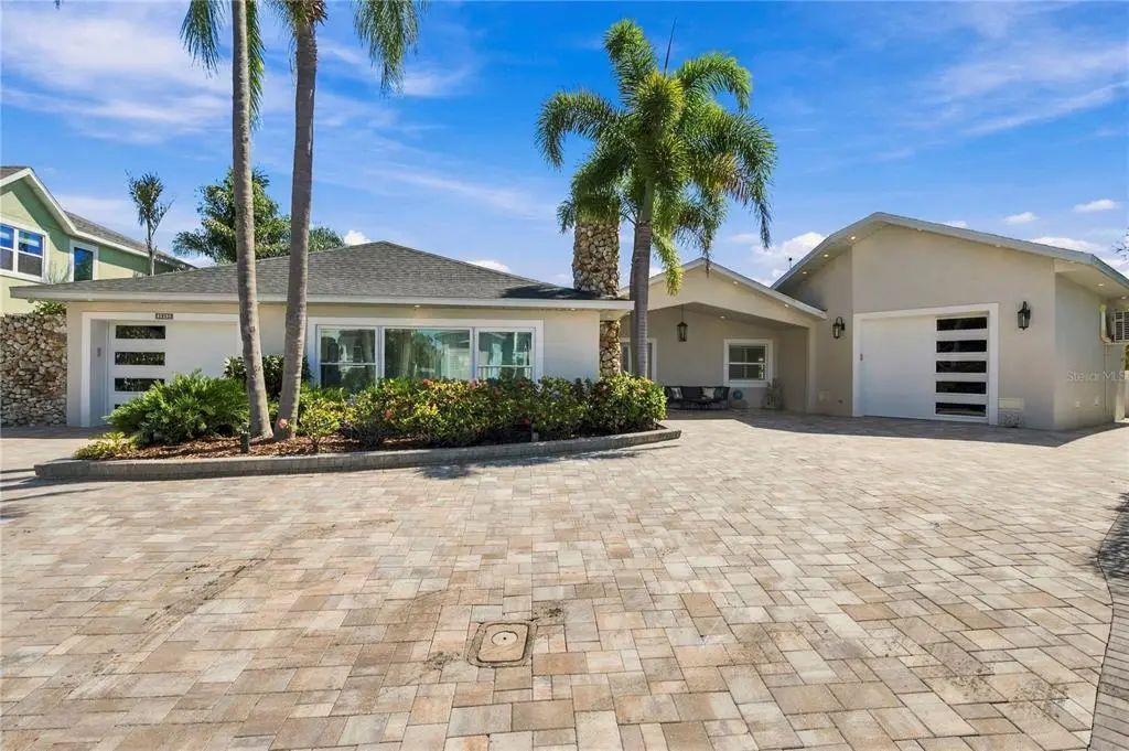 3905 Fontainebleau Drive, TAMPA