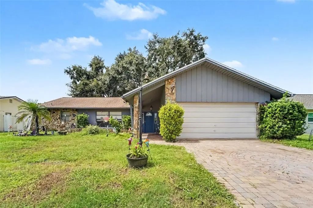 7606 Willow Brook Court, HUDSON