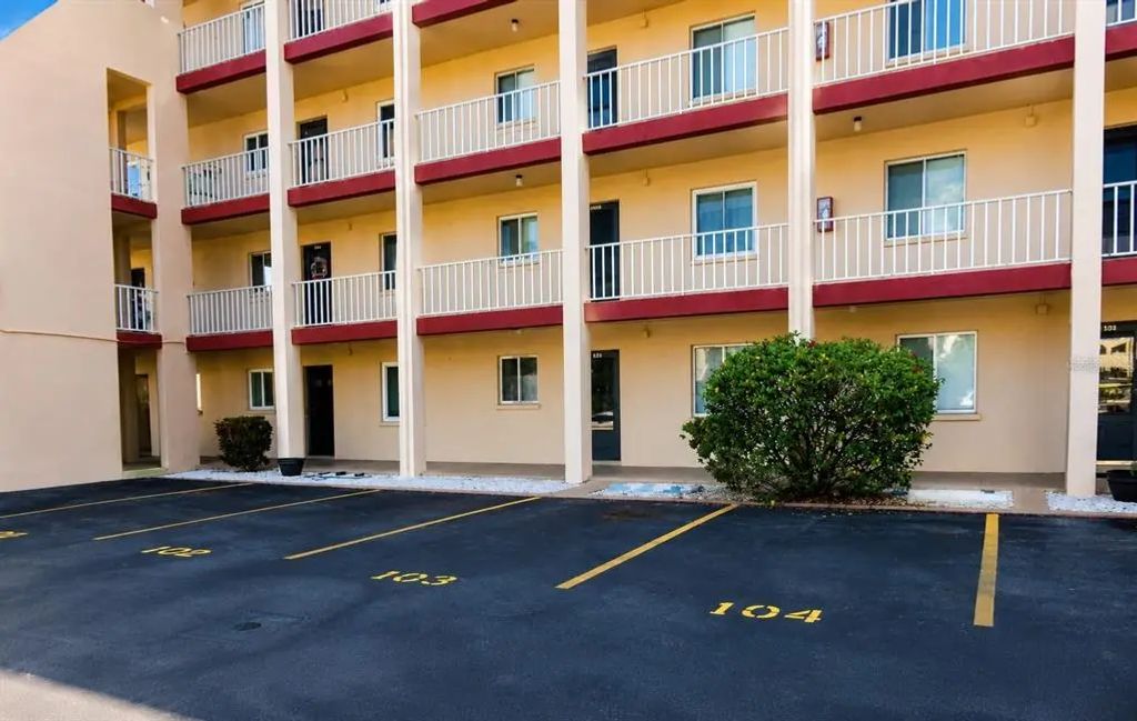 4111 Heron Way E-103, BRADENTON