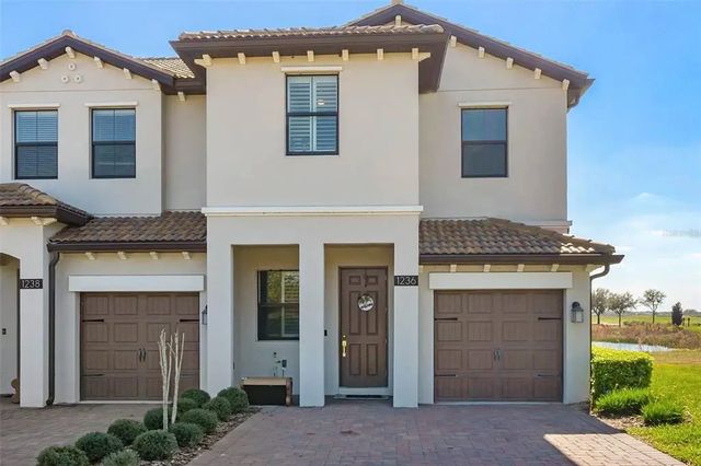 1236 Royal St George Boulevard, DAVENPORT