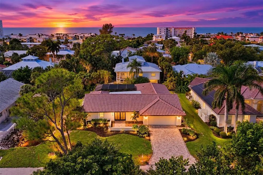 620 Hibiscus Drive, VENICE