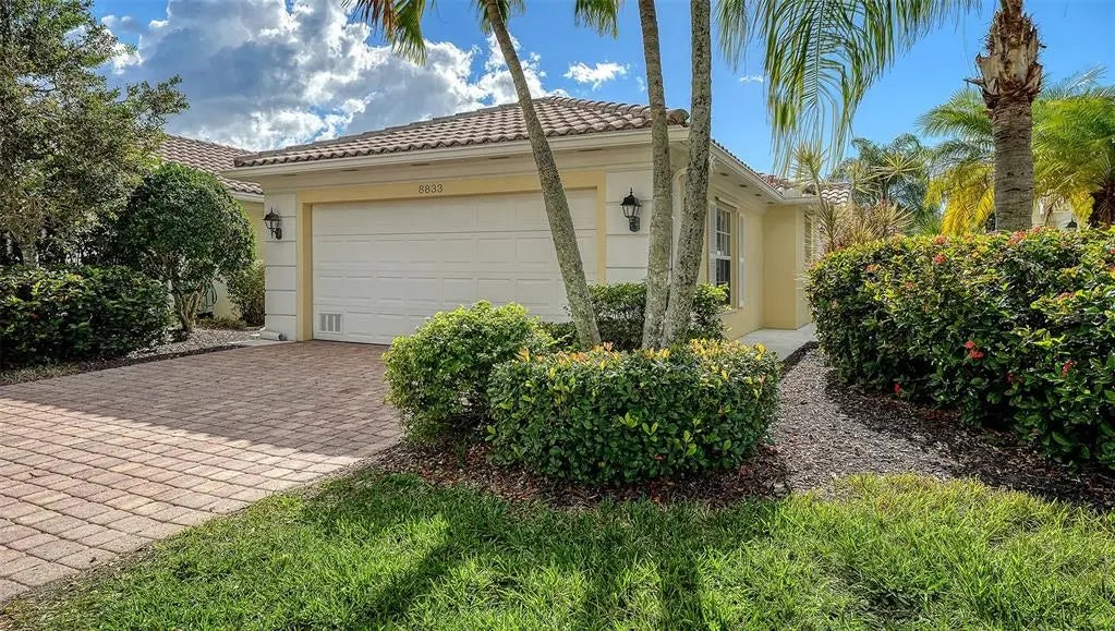 8833 Etera Drive, SARASOTA