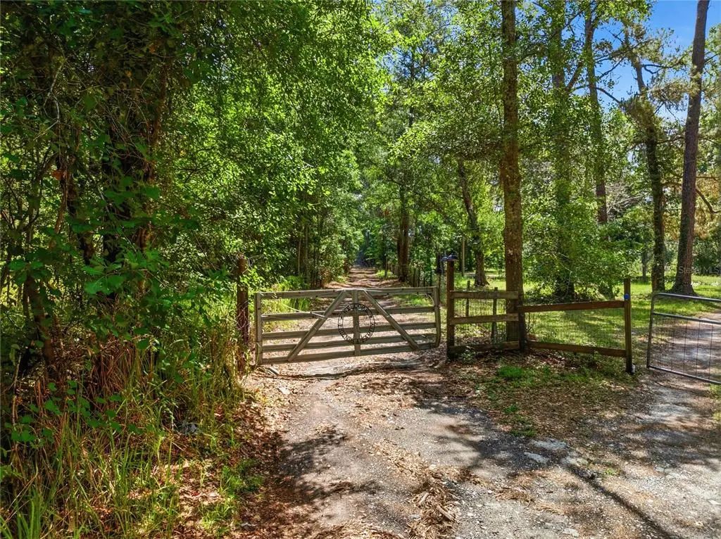 1074 Culbreath Road, BROOKSVILLE