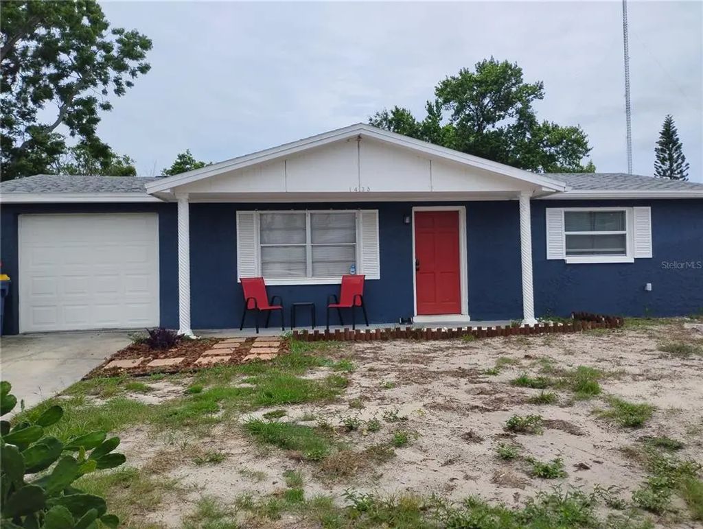 1435 Whitehall Lane, HOLIDAY